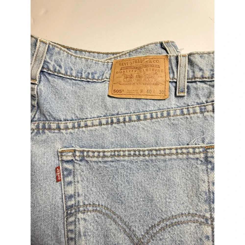 Vintage Levi's 505 Jeans W40 Hemmed Straight Leg Light Wash 90s‎ Classic Denim